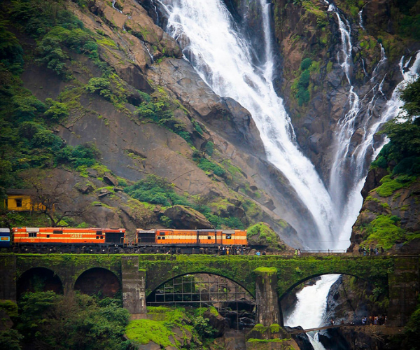 dudhsagar waterfall in goa